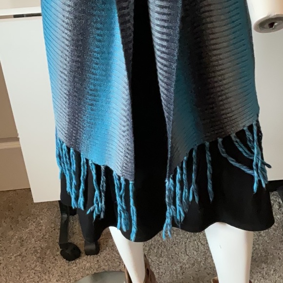 Baciano Brand Blue Gradient Sleeveless Cardigan with Fringe - Picture 3 of 7